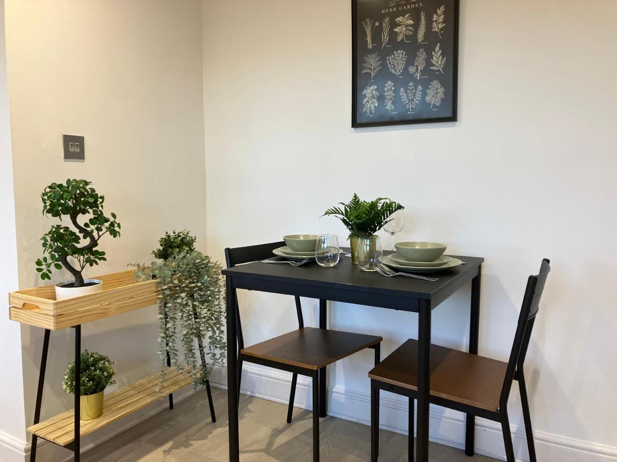 דירות אפסום Magnificent Refurbished 1 Bed Flat Few Steps To High St ! - 4 East House מראה חיצוני תמונה
