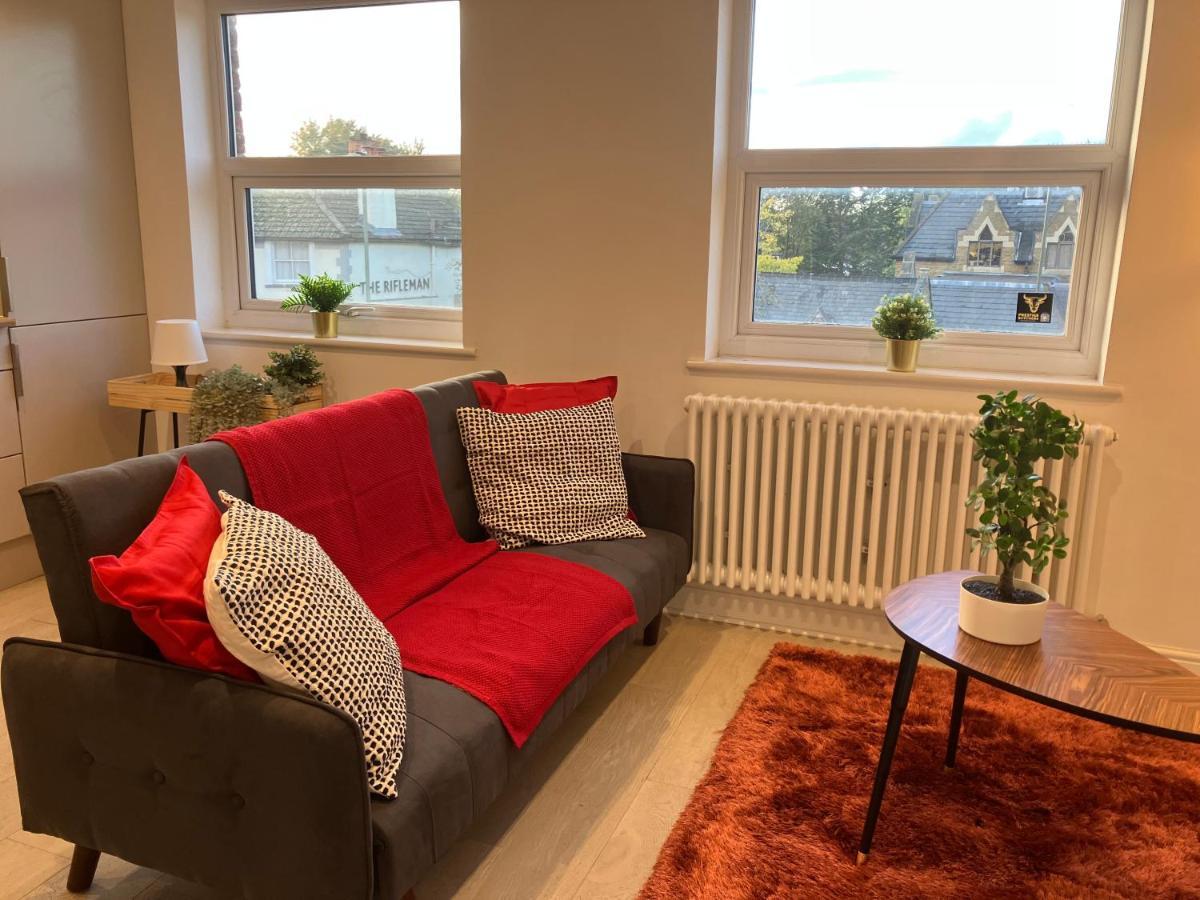 דירות אפסום Magnificent Refurbished 1 Bed Flat Few Steps To High St ! - 4 East House מראה חיצוני תמונה
